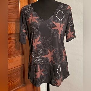 Lucky & Blessed Boot Stitch Aztec V-Neck Top Size Medium